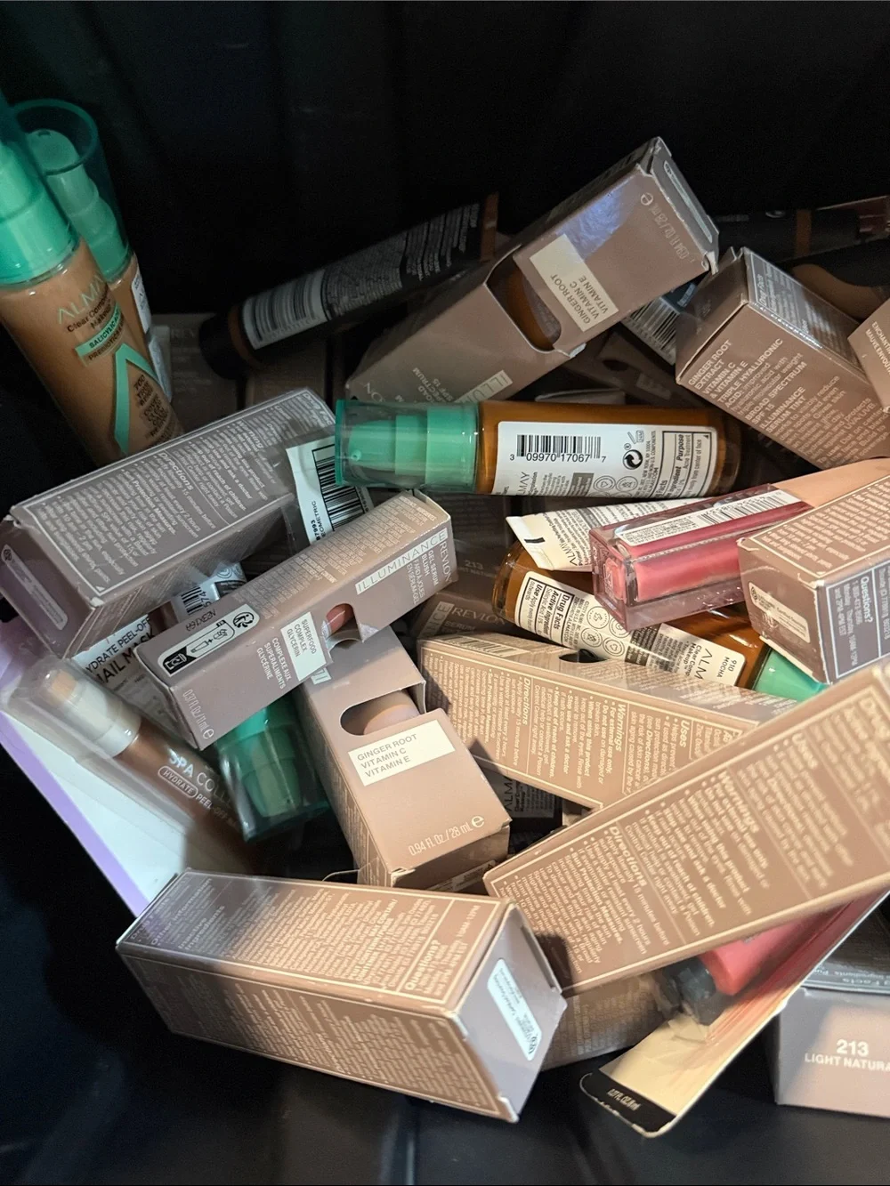 Huge Bundle Foundation, Concealer, Gel Blush and More Resellers Delight